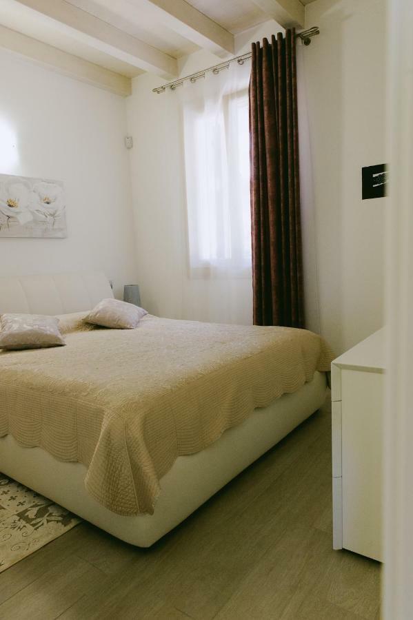 Sweet Dream Deluxe Apartment Sirmione Exterior photo