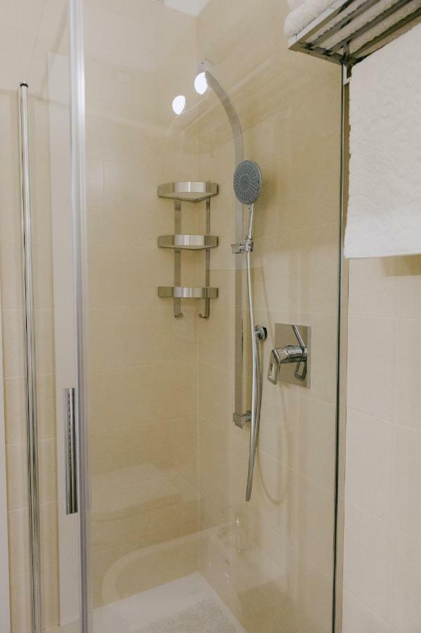 Sweet Dream Deluxe Apartment Sirmione Exterior photo